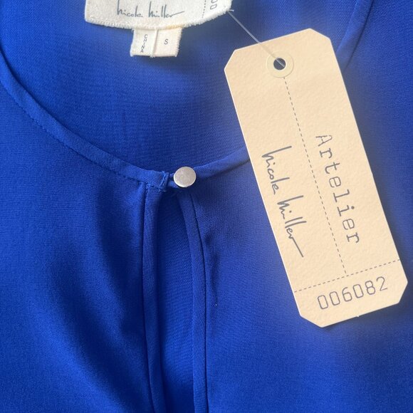 NWT Artelier Nicole Miller Blue Keyhole Crewneck Peplum Blouse Small Reg $245 - Picture 7 of 12